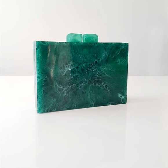 Ramla‎ Emerald — The Jewel of Modern Light, Handmade, acrylic, statement purse - Picture 2 of 9